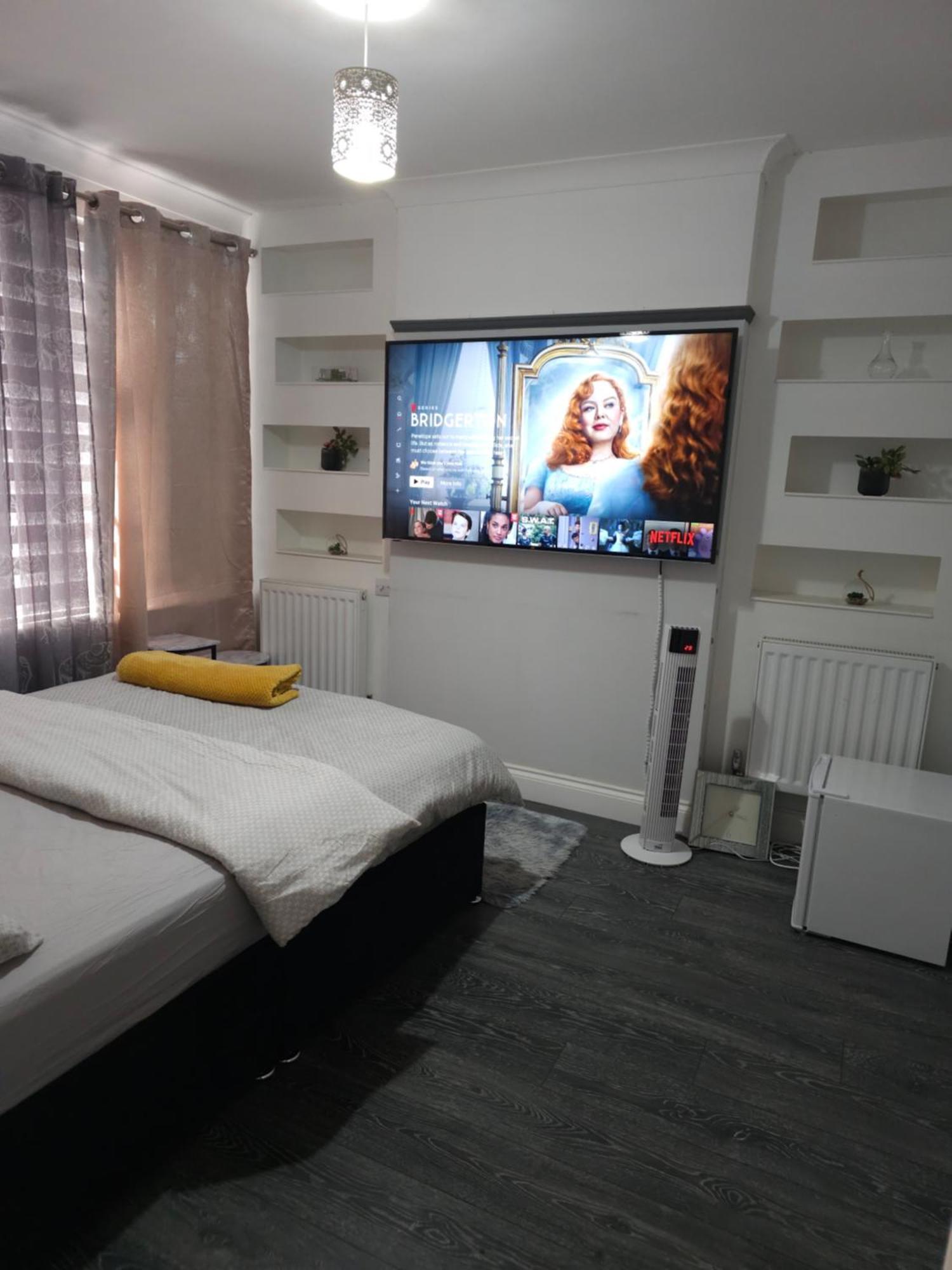 Chi'S Home Dagenham Extérieur photo